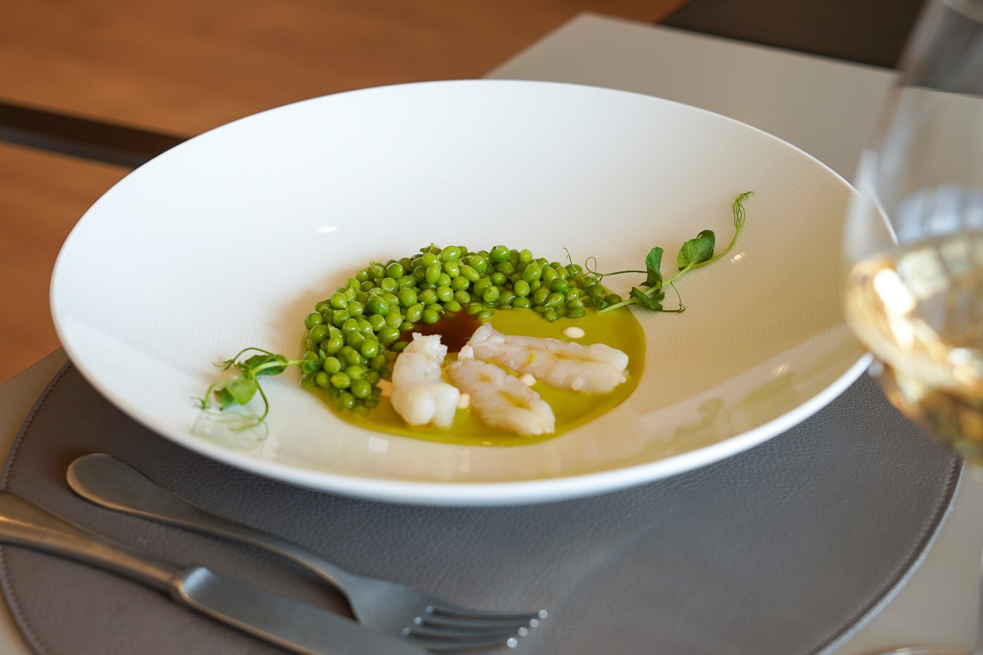 GUISANTES DE LLAVANERES, habas, parmentier verde y cigala