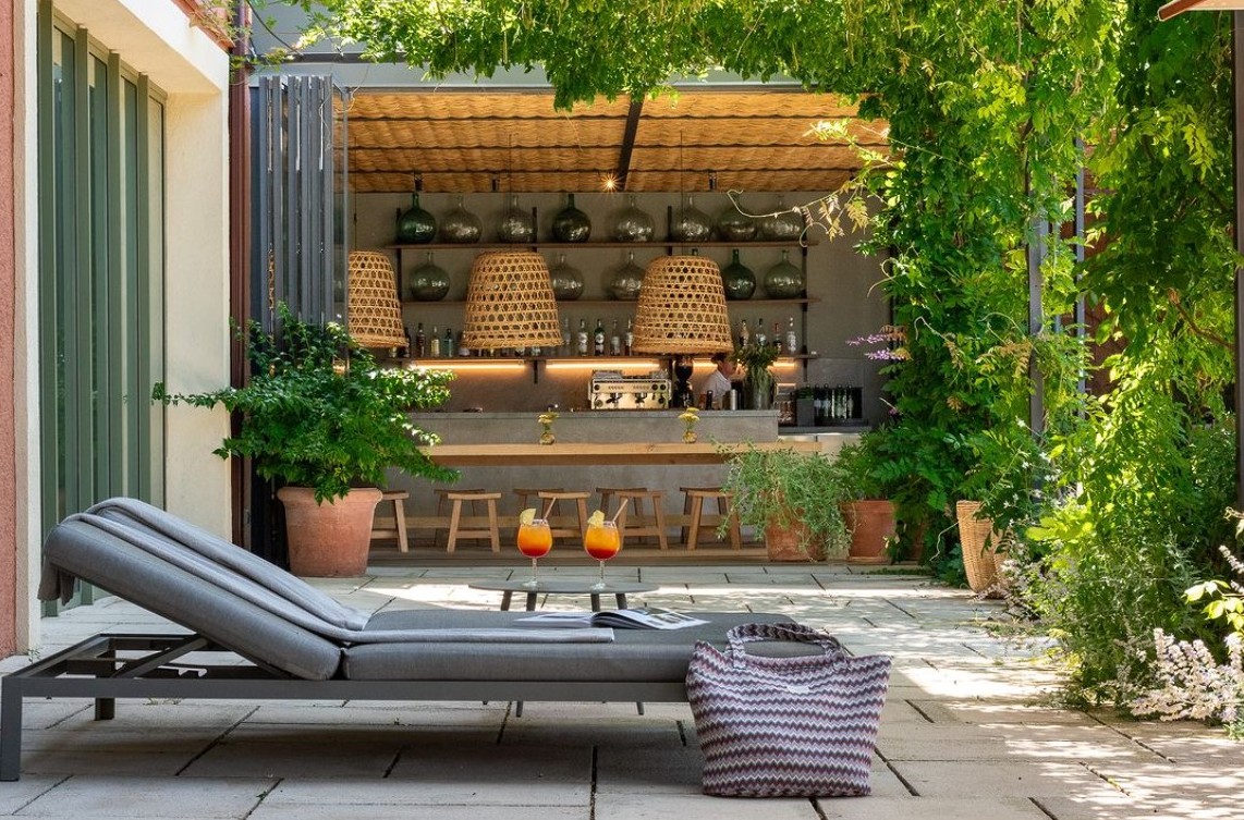 Garden Bar
